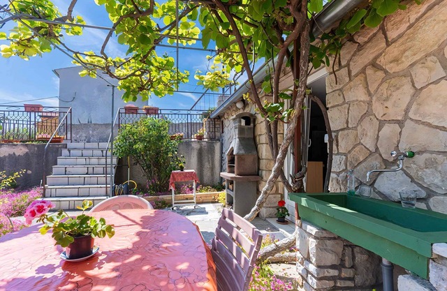 Bungalow with terrace and air conditioning