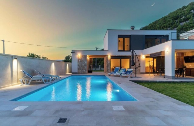 Bunica Spring Villa