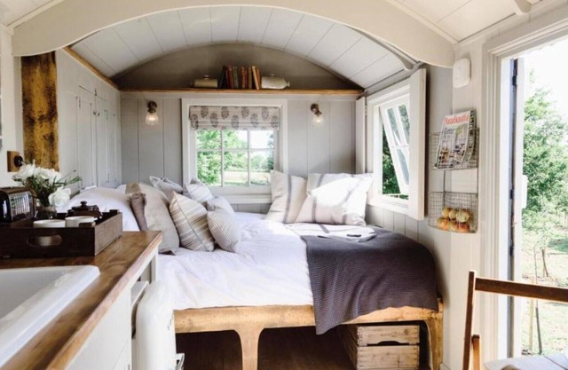 Burghley Mouse Cider Hut: Set in Beautiful Orchard Surroundings.