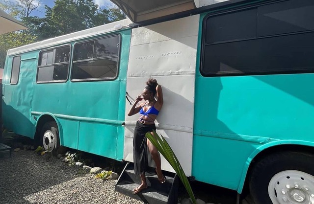 BusHotel in Puerto Viejo with private Hot Tub