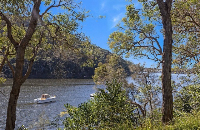 By The Waterside Horsefield Bay