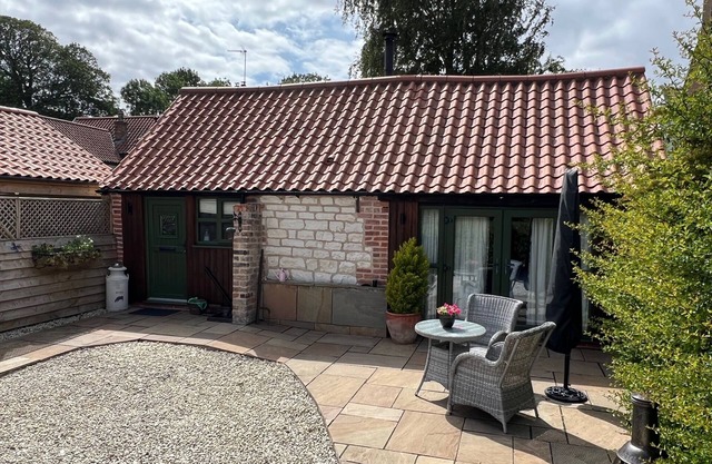 Byre Cottage - 5 Stone Cattle Shed Conversion