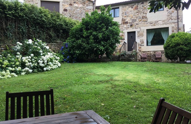 CASA OSRONCAIRO-VILLA WITH GARDEN IN COSTA DA MORTE GALICIA