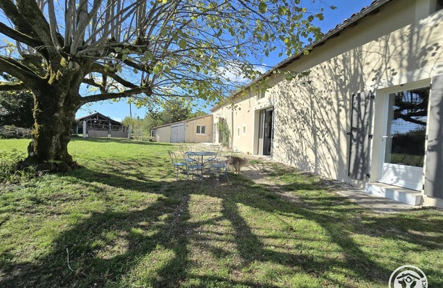 Charming house with large garden, pets allowed in Sorges