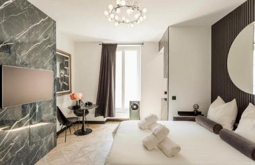 C3 Charming Getaway in 7th, Steps from Eiffel Tower