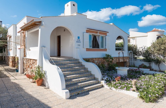 CA'N MIQUEL - Chalet with sea views in S'Estanyol (Colonia de Sant Pere).