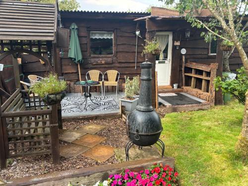 Cabin centrally Located in the Cornish Countryside