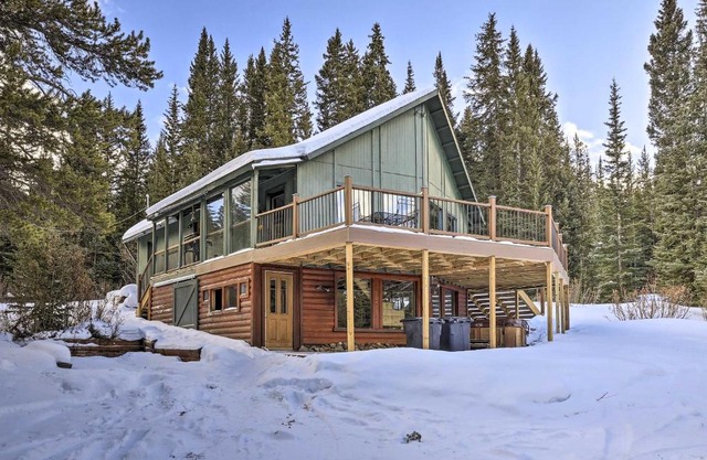 Cabin with Hot Tub 3 Mi to Main St Breckenridge!