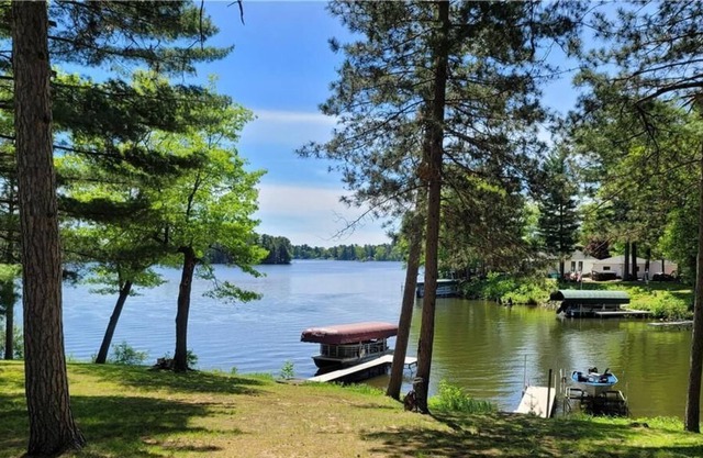 Cabin with recreation area, entertaining space and 175 ft of beautiful frontage