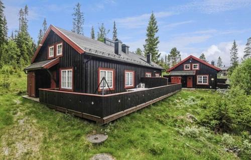 Cabin with ski in-out