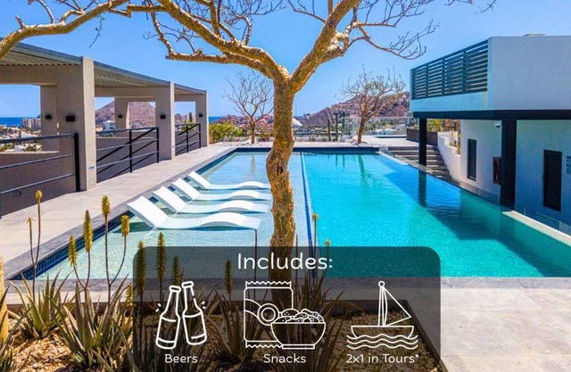 Cabo Downtown Penthouse + Rooftop Pool Access !