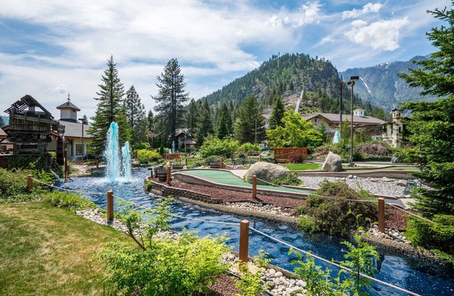 Café Condo Mountain Escape - Heated Pool & HotTub Open Late