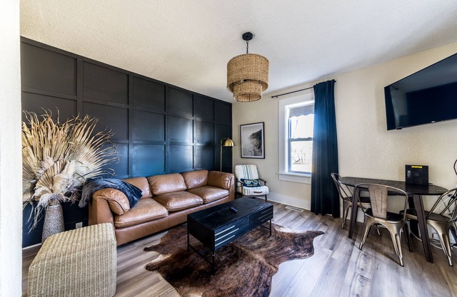 Cali Coast * Small home in quiet neighborhood