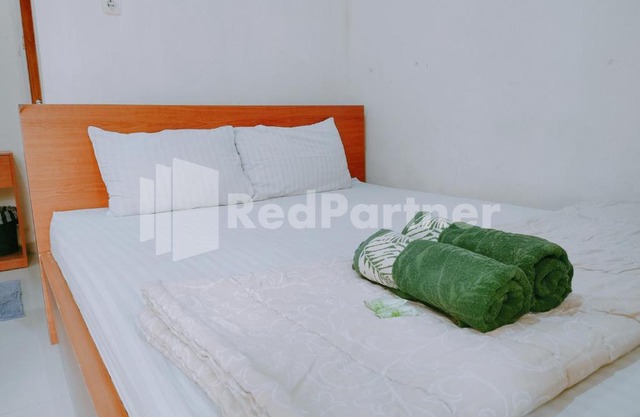 Calida Hotel Mitra RedDoorz near Alun Alun Wonosari