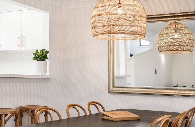 Calinda Sol 10 - Cafes, restaurants and beaches all within 5 min walk.
