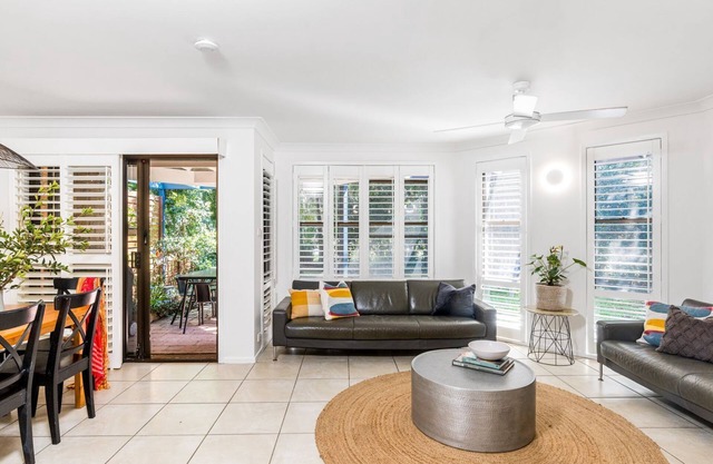 Calinda Sol 6 - Byron beachside perfection. best location!