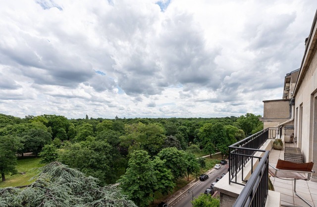 Calm Apt. for 6, with an exquisite view over the forest LET