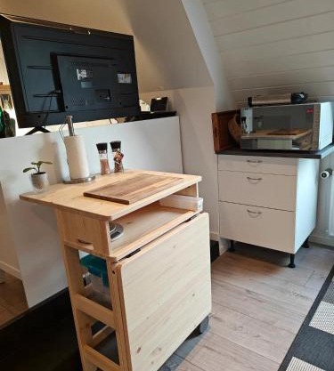 Calm & Cozy First Floor Apartment