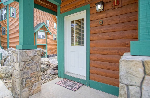 Camp 4 24: Slope Side, Cozy 2 BR with Shuttle Service