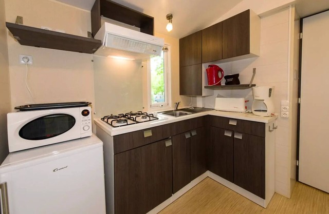 Camping de l'Etang Sites and Landscapes * - Cottage Comfort 2 ch - TV 6 persons