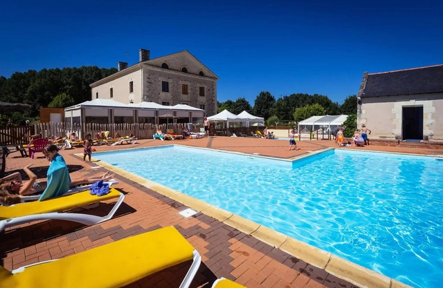 Camping de l'Etang* - Unusual Nature Cotton Lodge 3-room tent for 4 people - Without sanitary facilities