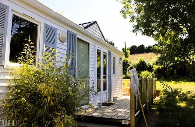 Camping de la Baie de Térénez * - STANDARD SAVANAH TV mobile home - 2 bedrooms 28m² 5 people