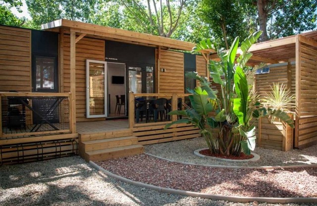 Camping 4 étoiles - Piscine - ccaffch