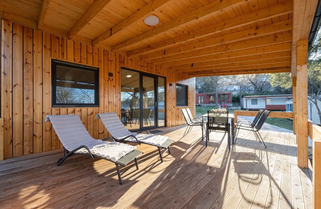 Camping Karin - Mobile houses Magoro near pool and beachfront