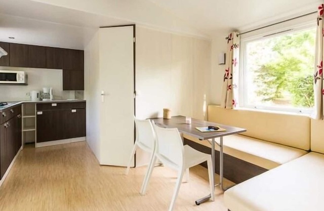 Camping Le Petit Trianon **** - Mobil Home 3 Rooms 4 People Premium