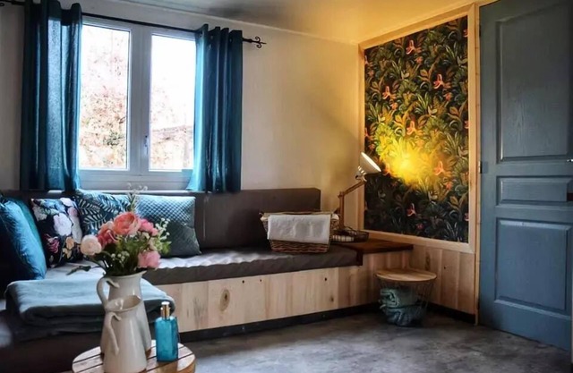 Campsite Les 3 Cantons* - Mobile home Upapa 3 rooms 4 people