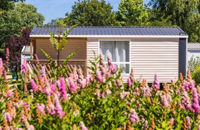 Campsite La Baie de Terenez * - Lodge CONFORT LOGGIA2 2018 TV - 2 bedrooms (+child bed - 12 years) 25M2 5 people