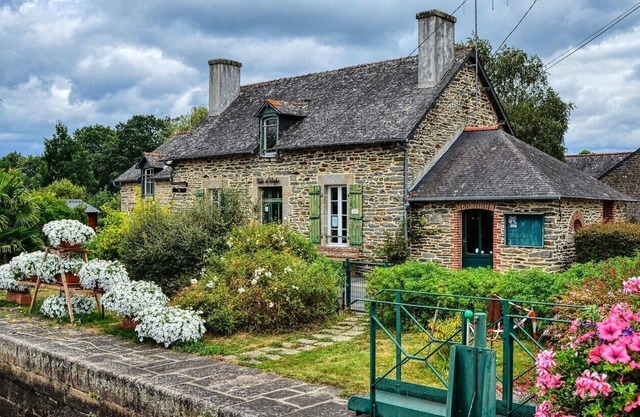 Campsite Le Plein Air Bainsois ** - Louisiane tent 1 room 2 adults + 2 children Without Sanitary