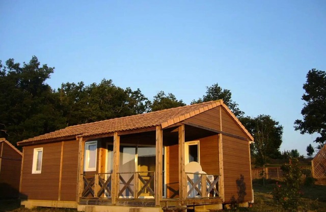 Campsite Les Chalets de Dordogne * - Chalet lake view 6 people