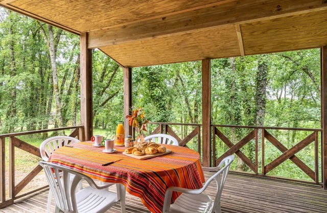 Campsite Les Chalets de Dordogne * - Chalet Premium 4 persons
