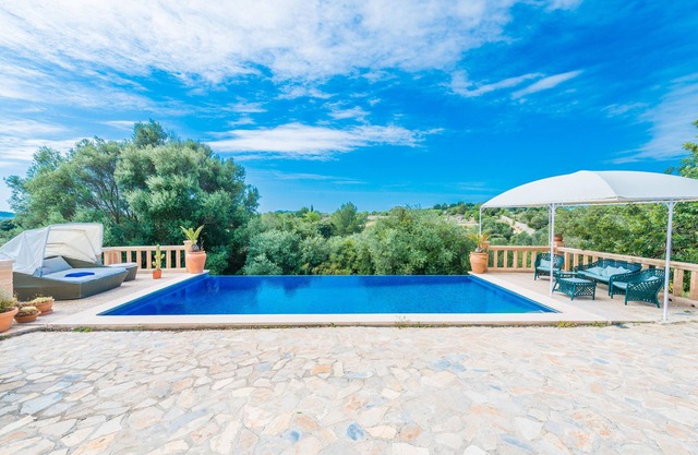 CAN CANALS - Villa with private pool in Artà. Free WiFi.