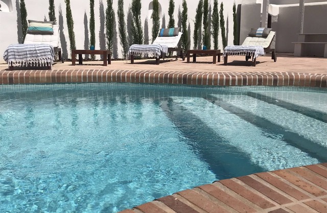 Can Fuentes, 8 pers. with private pool, 5 minutes walk from the beach