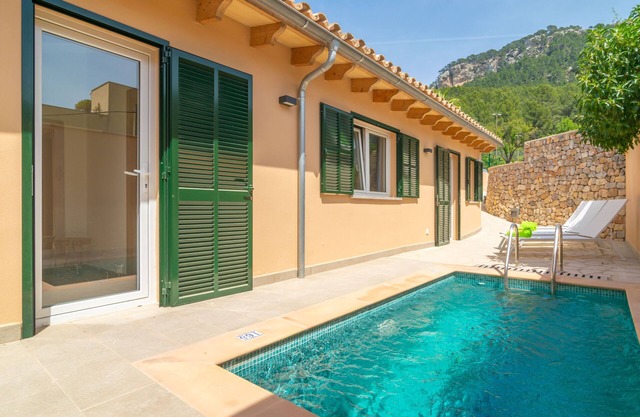 Can Moreu - Three Bedroom Villa, Sleeps 6
