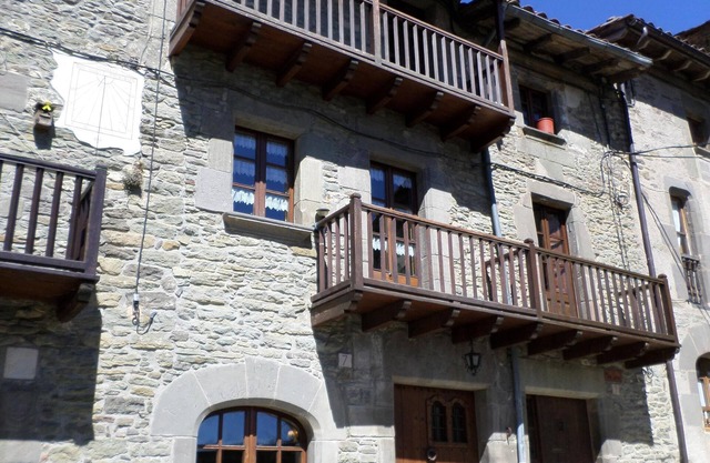 CAN VILA RUPIT VACATION HOUSE in full medieval center with magnificent views