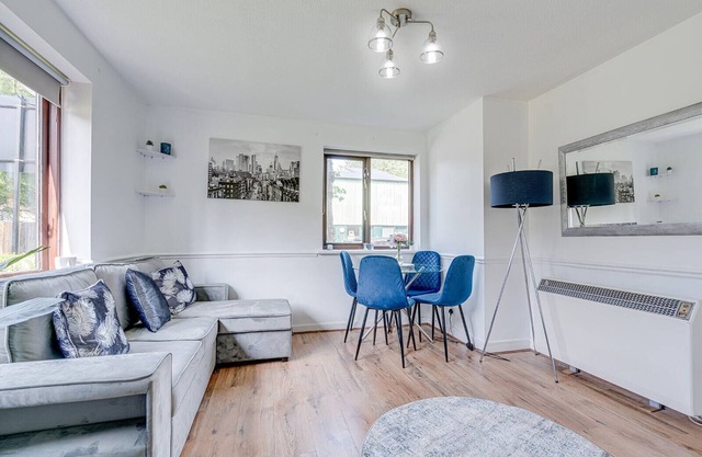 Canada Water 2-Beds, Sleeps 6, WiFi, Free Parking