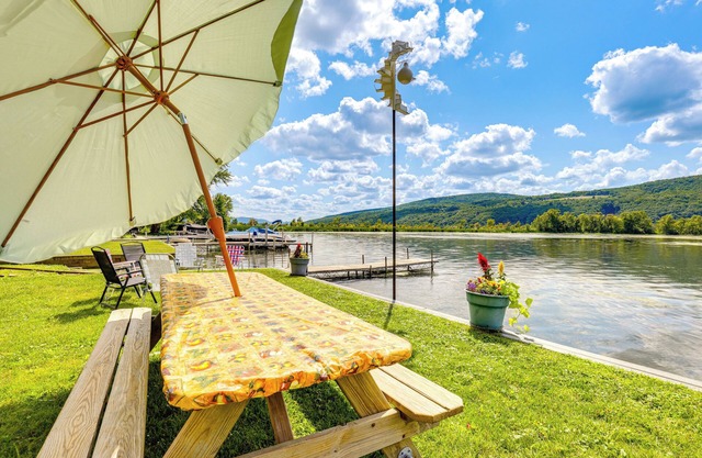Canandaigua Lakefront Gem w/Dock & Boat Slip