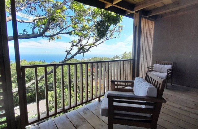 Cannelle, Cozy, Sea View in Mont Vert Les Bas