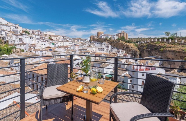 Cantarería Jazmín Setenil de las Bodegas by Ruralidays