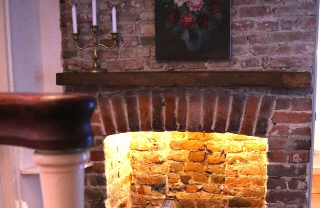 Canterbury Townhouse, charming, spacious, private garden, off street parking