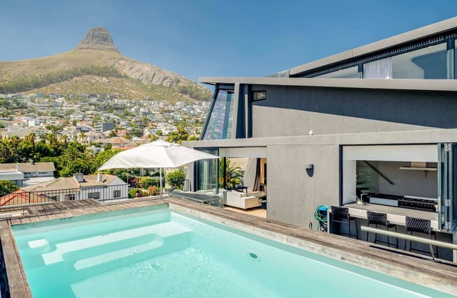 Cape Town Penthouse w/Lovely Views (Quendon Penthouse)