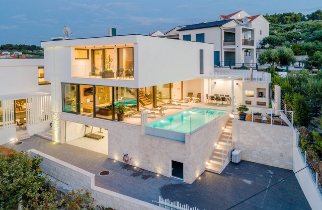 Captivating Sutivan Villa | 3 Bedrooms | Villa Brac Essence