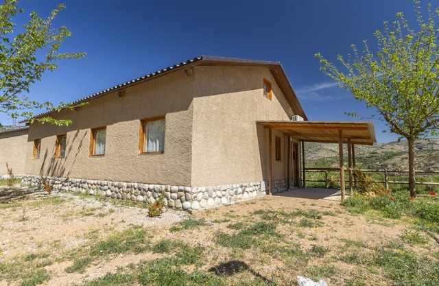 Caravan 'Bungalow 3' with Mountain View, Wi-Fi and Air Conditioning