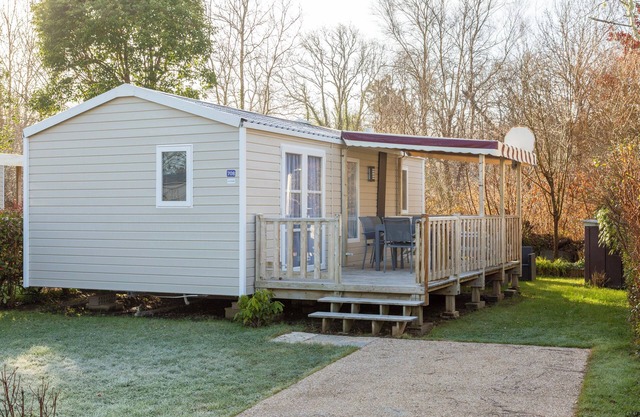 Caravan 'Sur Pont-Aven' with Private Terrace, Private Garden and Wi-Fi