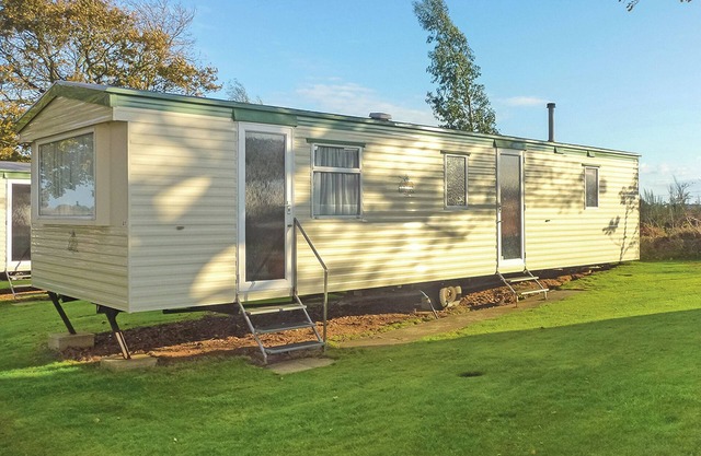 Caravan with one double and two twin.