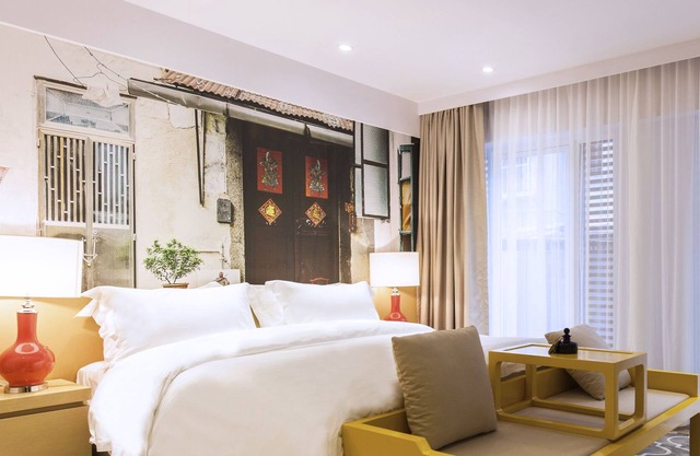 Caravel Hotel