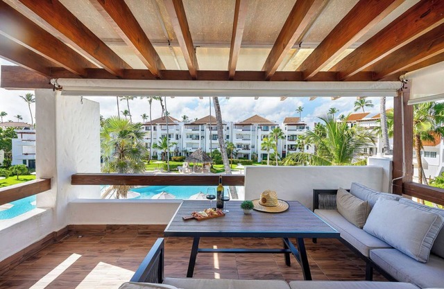 Caribbean Beach Getaway Pool View Terrace, 2 Bdrm